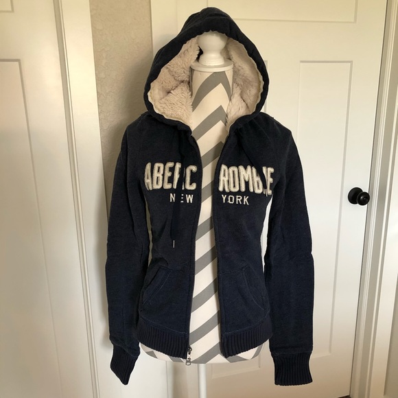 Abercrombie & Fitch Tops - Fur lined A&F Zip Up Hoodie
